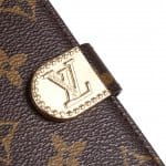 Louis Vuitton Monogram Folio Clutch for iPhone 17 Series | Zipper Wallet Case with Card & Cash Slots Louis Vuitton Monogram Folio Clutch for iPhone 17 Series | Zipper Wallet Case with Card & Cash Slots