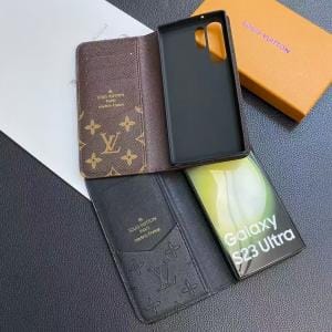 Louis Vuitton Magnetic Closure Wallet Card Holder Case for Samsung Galaxy Phone - S25 ULTRA Louis Vuitton Magnetic Closure Wallet Card Holder Case for Samsung Galaxy Phone - S25 ULTRA