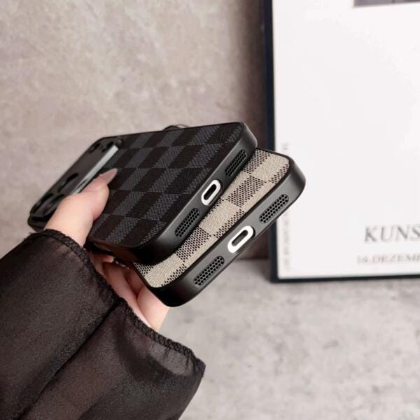 [iPhone 17 Series]Louis Vuitton Slim Phone Case w/ Camera Cover