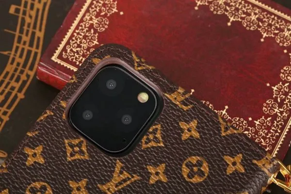 Louis Vuitton Wallet Folio Flip Case for Samsung Galaxy S22