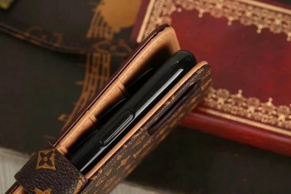 Louis Vuitton Wallet Folio Flip Case for Samsung Galaxy S22