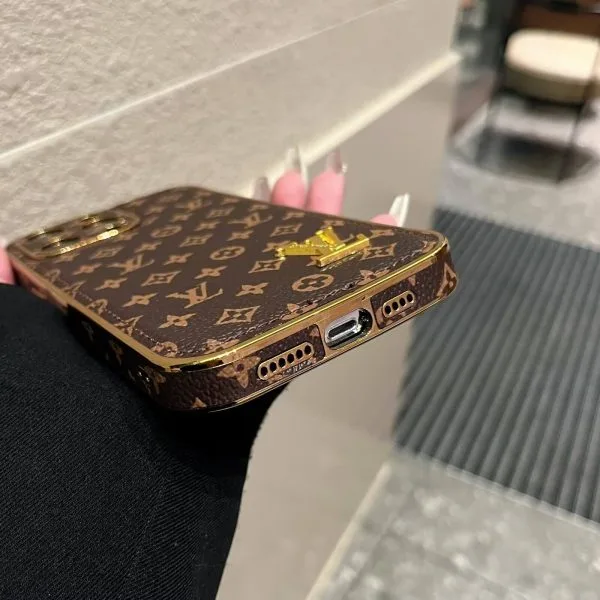 Louis Vuitton Premium Full Camera Cover iPhone Case Louis Vuitton Premium Full Camera Cover iPhone Case